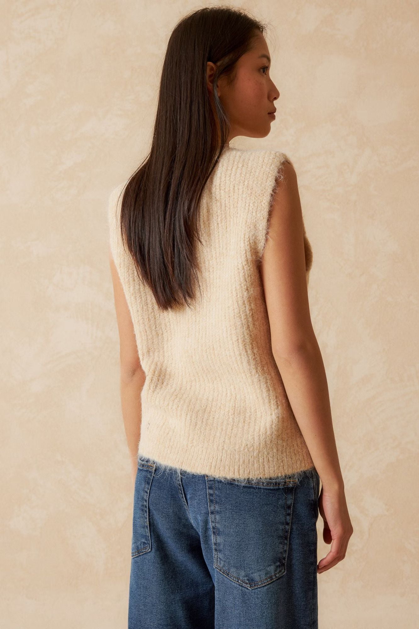 Ribbed Knited Vest