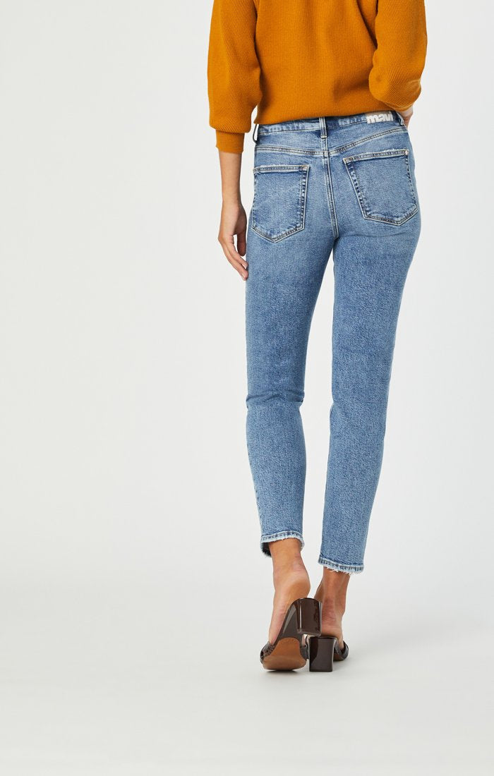 Mom Jeans, Ripped & high waisted mom jeans